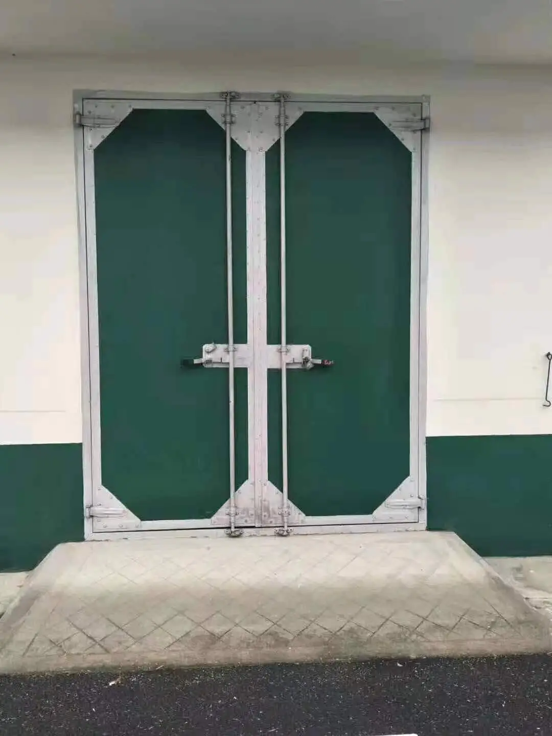 探尋貴州糧倉密封門窗精品定製價格，多少錢合適？