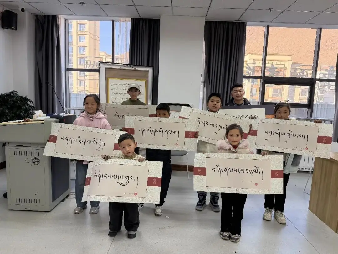 西藏拉薩市圖書館組織開展藏文書法一日書寫體驗活動