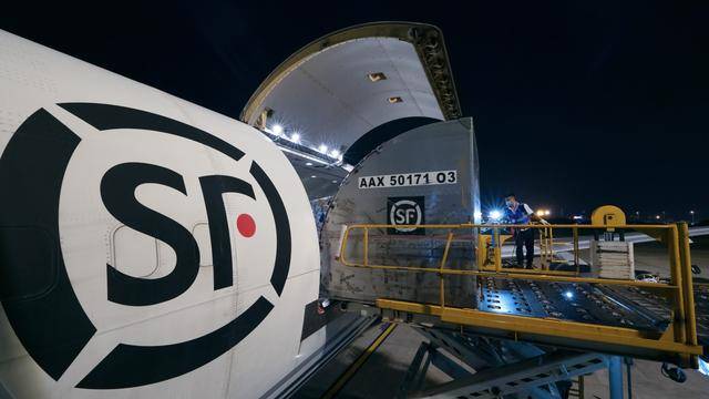 多家快遞企業宣佈：春節期間服務“不打烊”