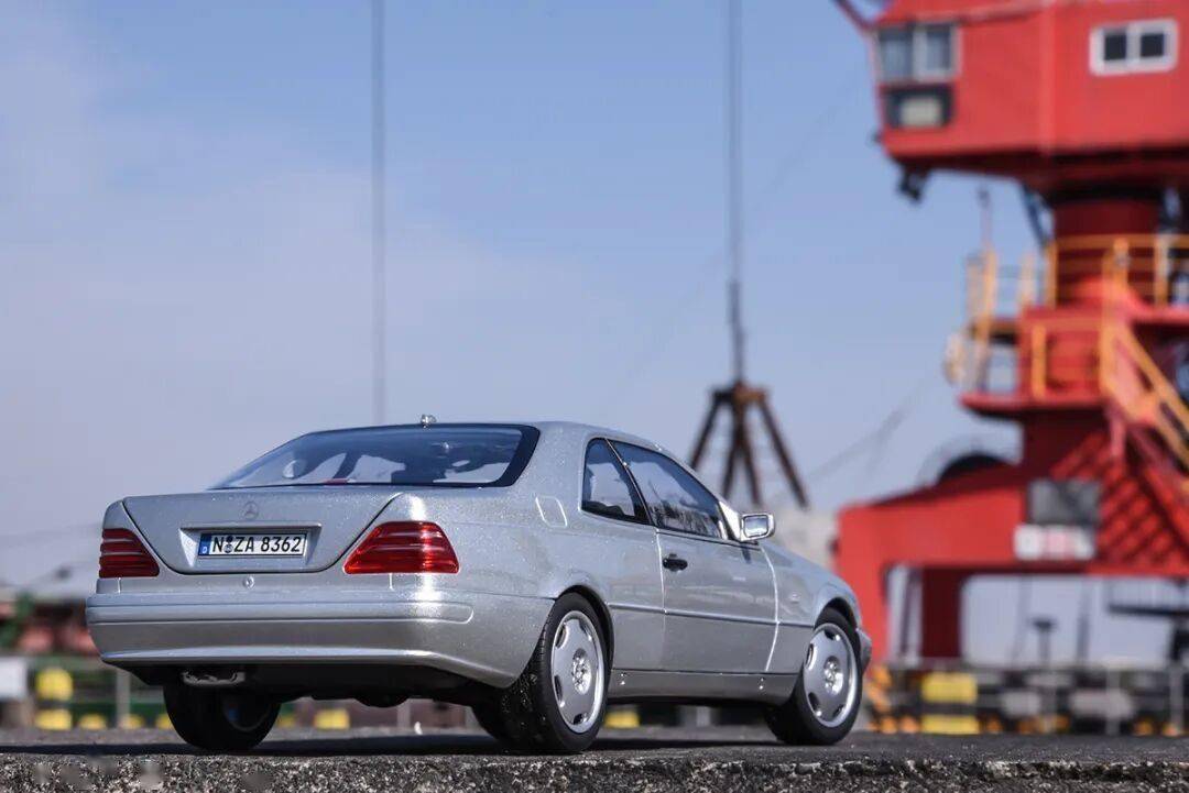 祝各位輪語人，新年越來越帥，荷包越來越厚，收藏越來越有品味！